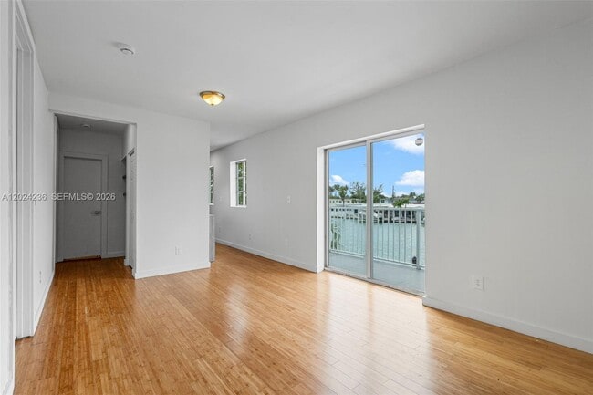 Building Photo - 7950 Tatum Waterway Dr