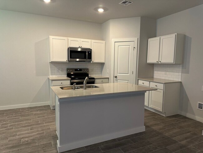 Foto del edificio - New Construction 3 Bedroom, 2 Bathroom on a 1.54 wooded acre lot!