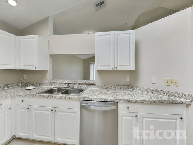 Foto del edificio - 4210 38th St W