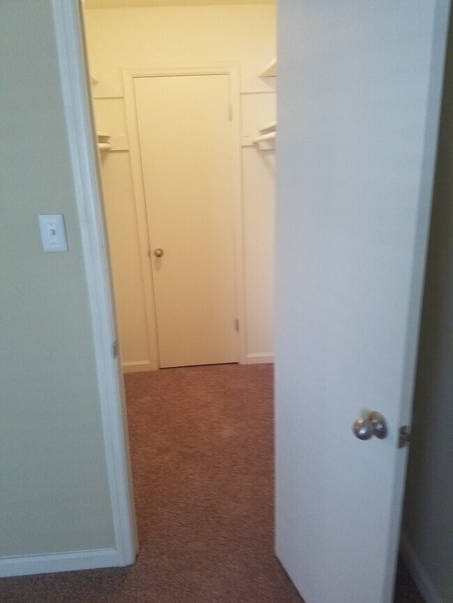 Foto del edificio - 9408 Willow Ridge Rd