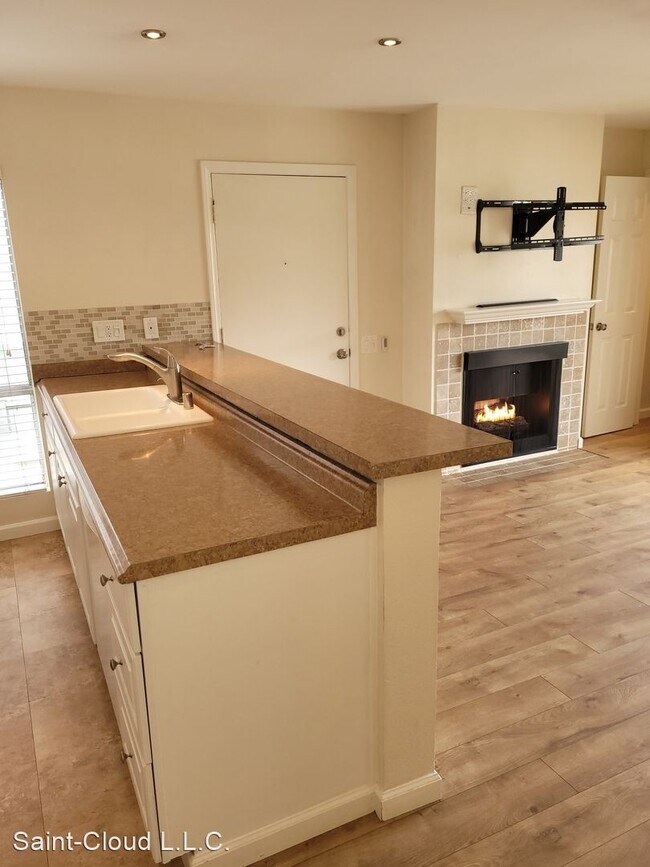 Building Photo - 1 br, 1 bath House - 2839-B S Fairview St
