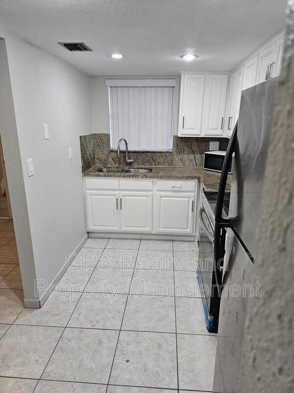 Foto del edificio - 10 NW 87th Ave