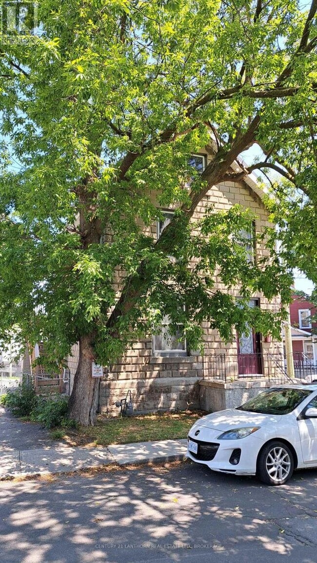 Building Photo - 45 Chestnut St