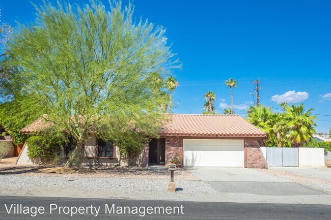 Building Photo - 3 br, 2 bath House - 352 W. Dominguez Road