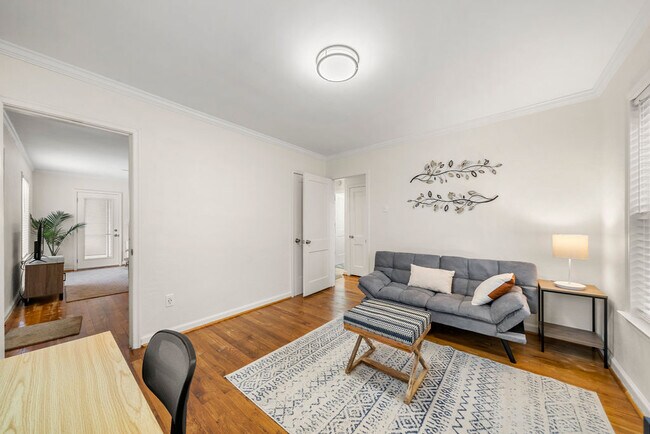 Foto del edificio - 711 Campbell Cir