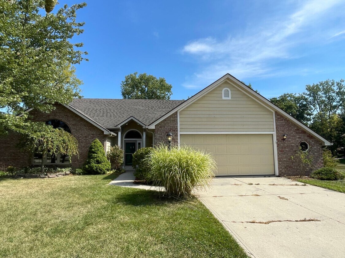1903 Winding Creek Ln Fort Wayne, IN 46804 Alquileres en Fort Wayne
