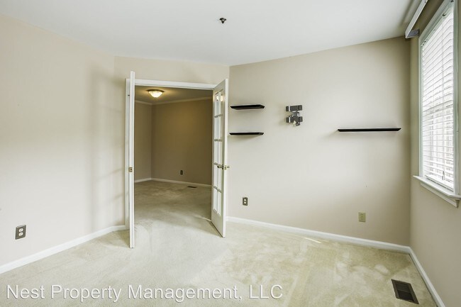 Building Photo - 1325 Branchlands Dr