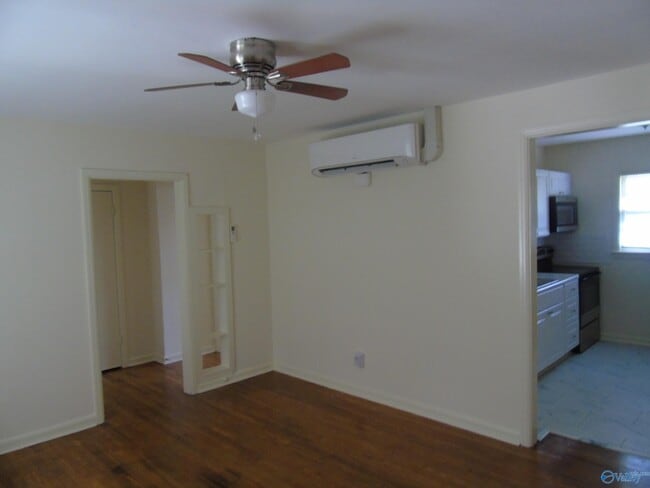 Foto del edificio - 128 Walker Ave NE