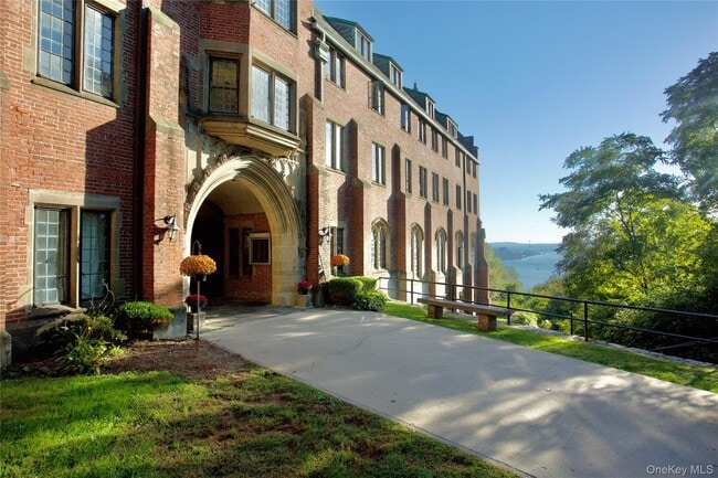 Foto del edificio - 206 Chateau Rive