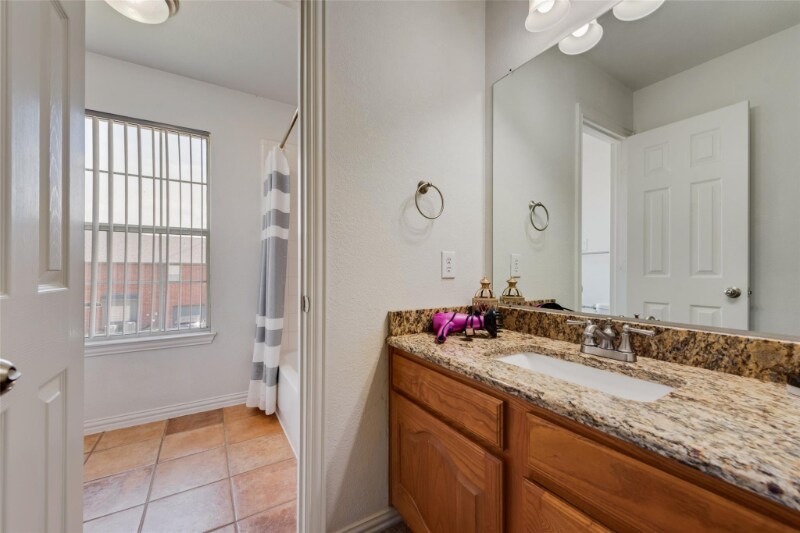 Foto del edificio - 2404 Dana Dr