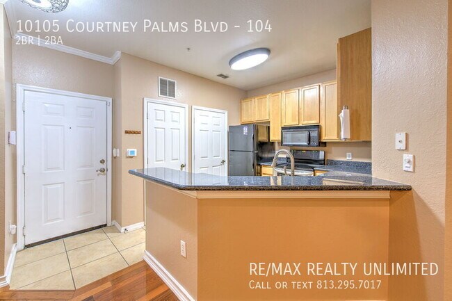 Foto del edificio - 10105 Courtney Palms Blvd