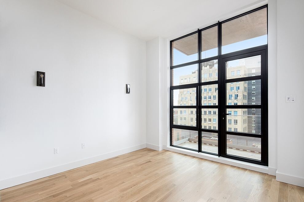 Foto principal - 41-11 28th St