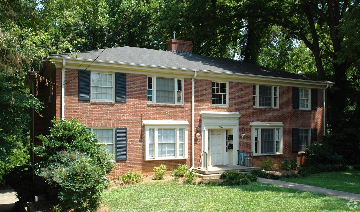 Primary Photo - 2244 The Circle Cir