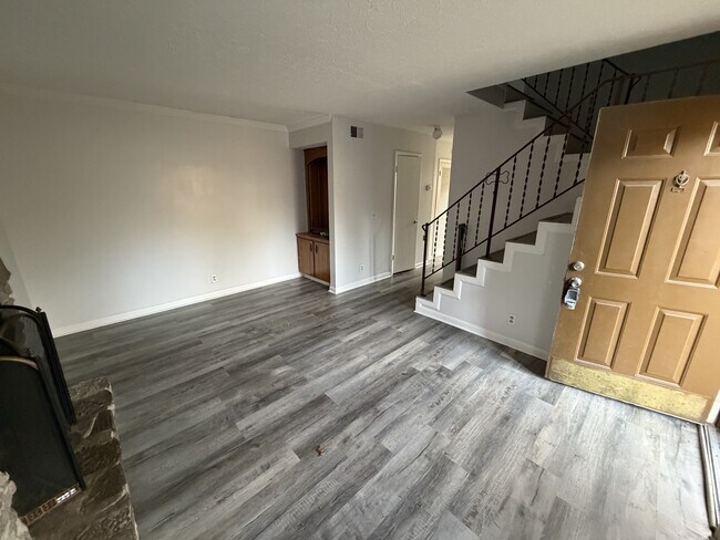 Foto del edificio - 2341 Kimberly Dr