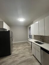 Building Photo - 412 54th St