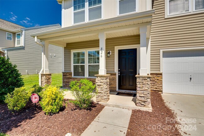 Foto del edificio - 826 Summerlake Dr