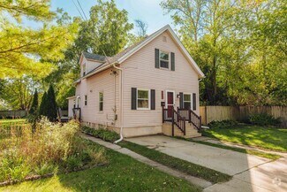 Building Photo - 1023 43rd St