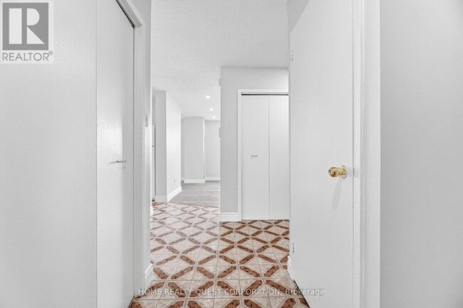 Building Photo - 45 Silverstone Dr