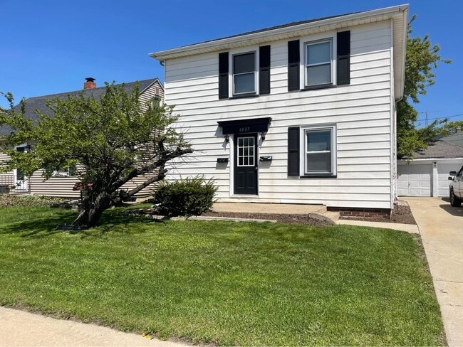 Front - 6037 39th Ave