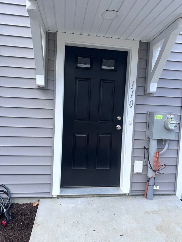 Foto principal - 110 Hawley Ct