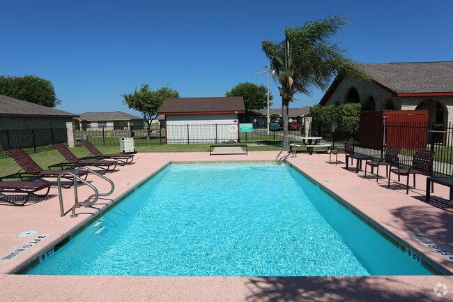 Piscina de natación - Valley View Apartments