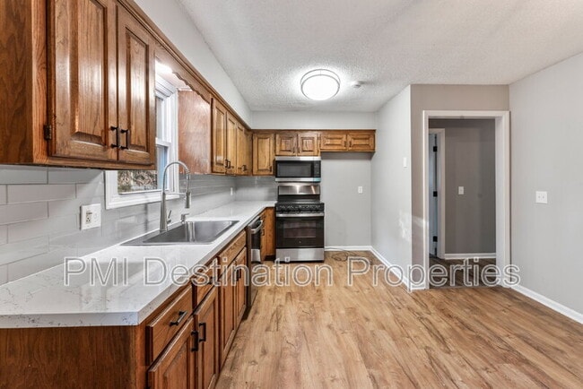 Foto del edificio - 1322 N Harvey Dr