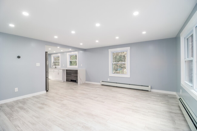 Building Photo - 48 Candlewood Lake Rd