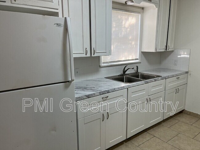 Foto del edificio - 1524 E 53rd St N