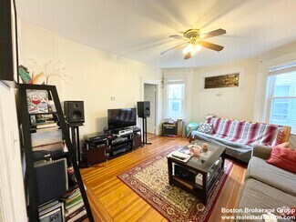 Building Photo - 14 Edison Grn