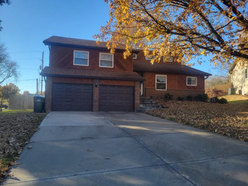 301 Bambi Ct, Lansing, KS 66043 House Rental in Lansing, KS