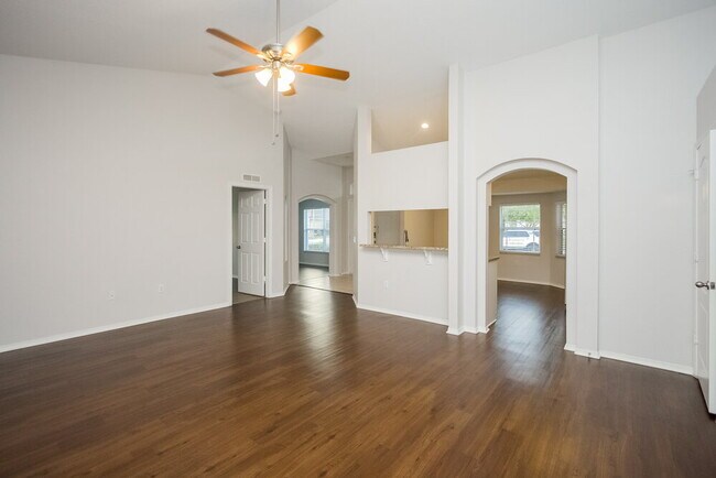 Foto del edificio - 5025 Yellowtop Loop