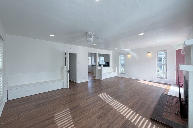 Foto del edificio - 117 Van Nuys Ave