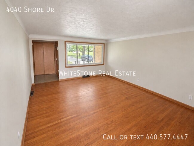 Building Photo - 4040 Shore Dr