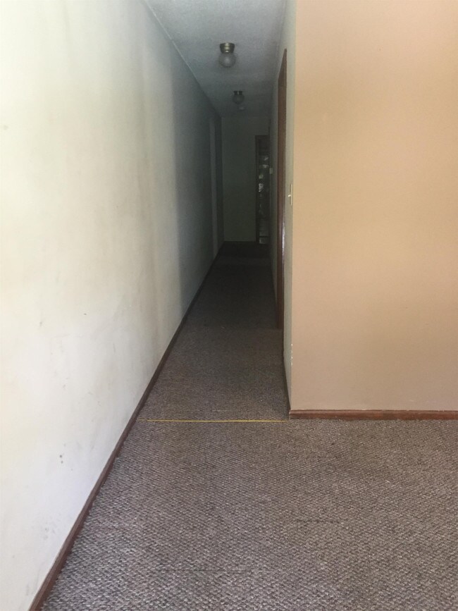 306 N Broadway St Unit A, Pittsburg, KS 66762 Apartment for Rent in