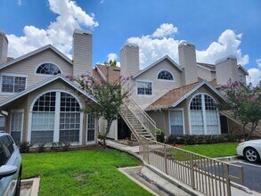 Building Photo - 575 Bloomington Ct