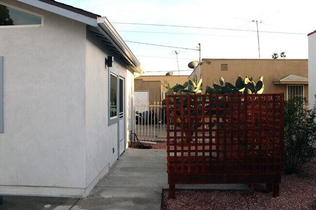 Foto del edificio - 2826 8th Ave