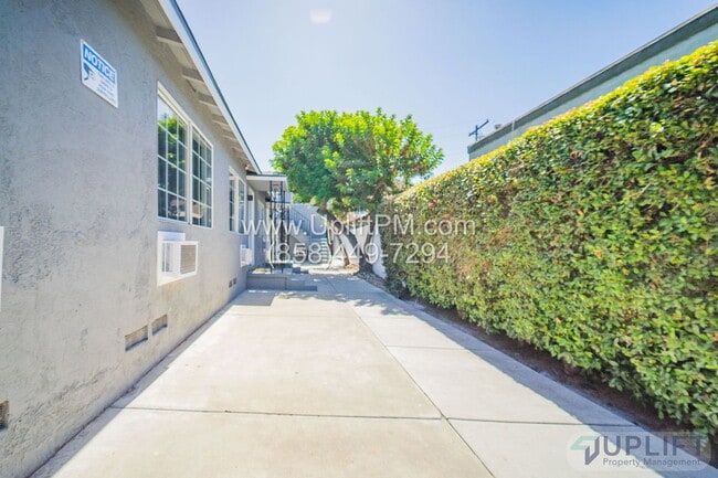 Building Photo - 4235 Swift Ave