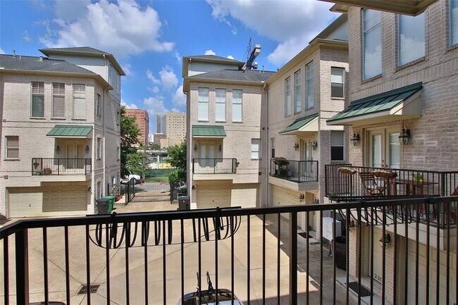Foto del edificio - 2211 Austin St