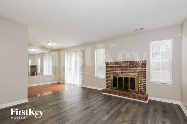 Foto del edificio - 8062 Creekstone Way