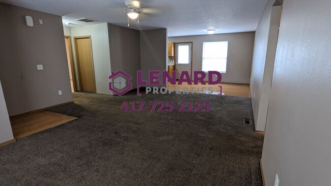 Building Photo - 3 Bedroom Home Ready for Move In