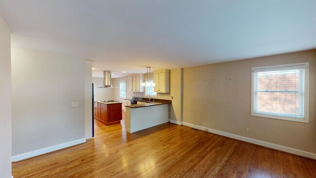 Foto del edificio - 7903 Locust Ln