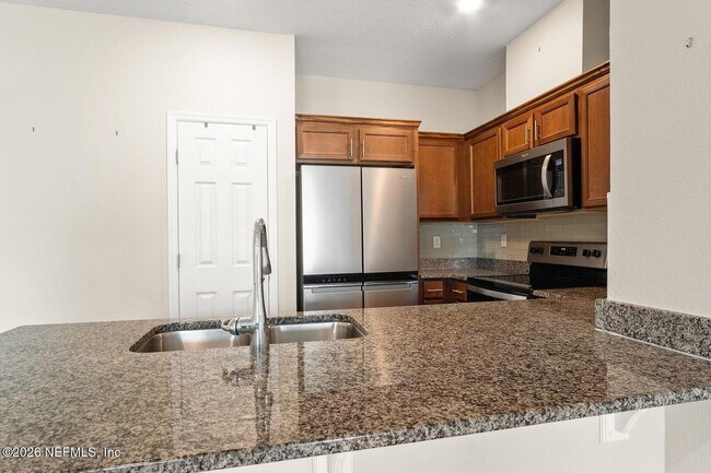 Foto del edificio - 9787 Fiddleback Ln