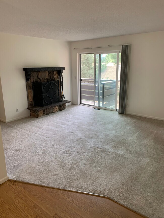 Living Room - 6525 Kalua Rd