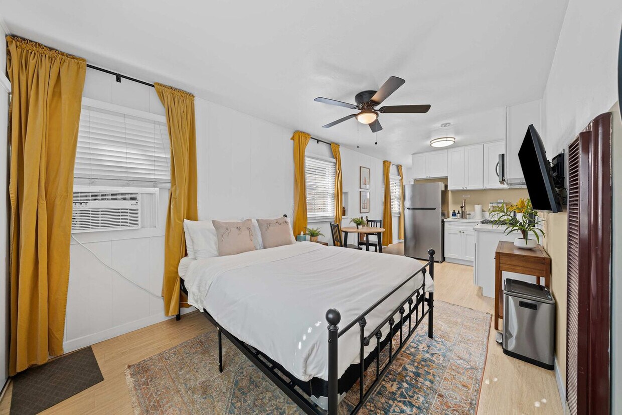 Primary Photo - 4503 Bond St