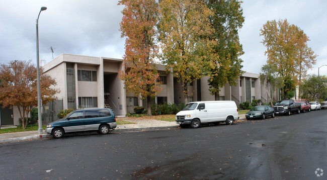 Building Photo - Rayen Park Apartments