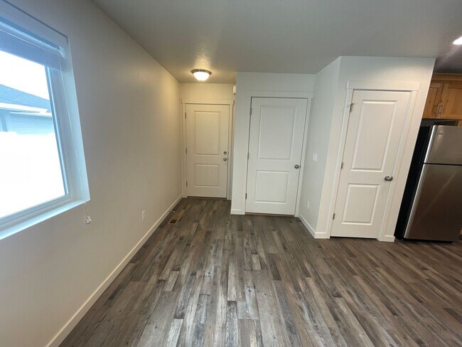 Building Photo - 84-86 Drifter Loop