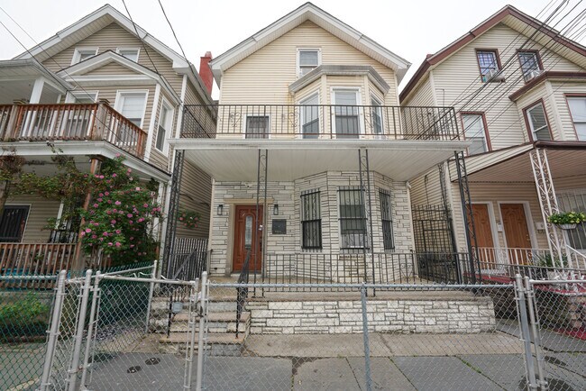 Foto del edificio - 341 Summer Ave