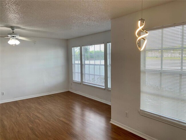 Foto del edificio - 1065 S Hiawassee Rd