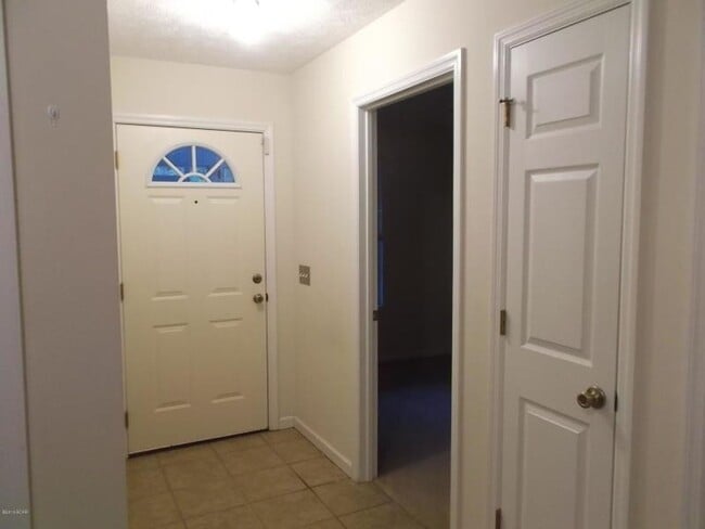 Foto del edificio - Cozy 3Bed/2Ba Home, Conveniently Located! *1/2 OFF Security Deposit for Active-Duty Military!!*