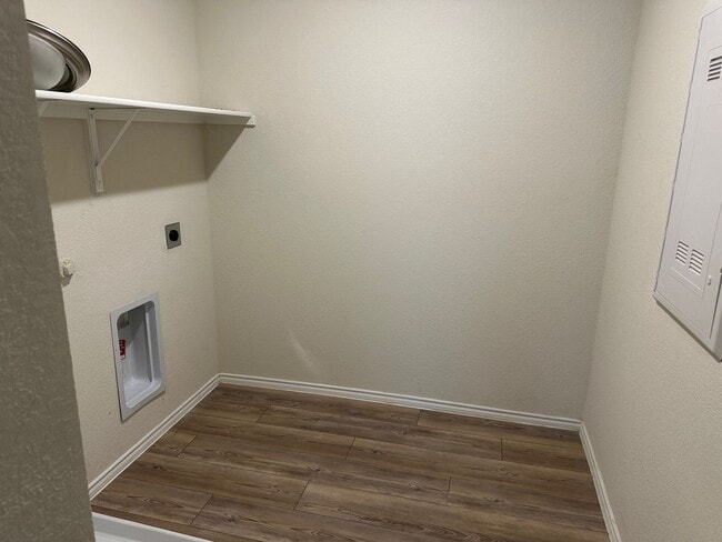 Building Photo - 807 Ozark Path